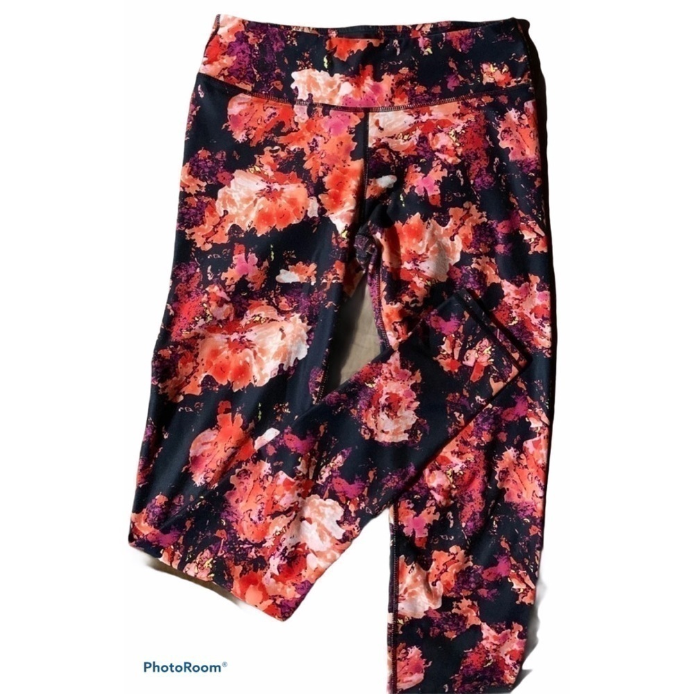 NWT Fabletics Salar "Get to Know Me" Leggings